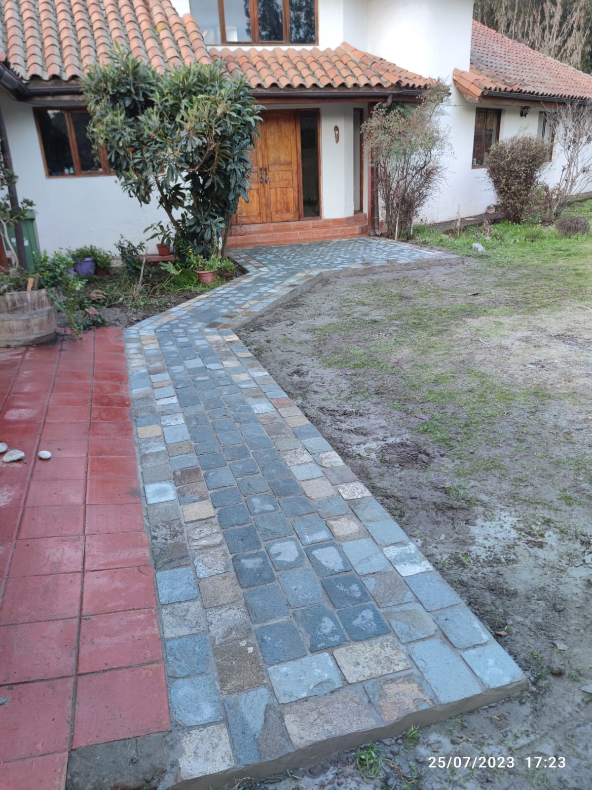 Adoquines y Piedra Natural para Pisos, Muros y Revestimientos