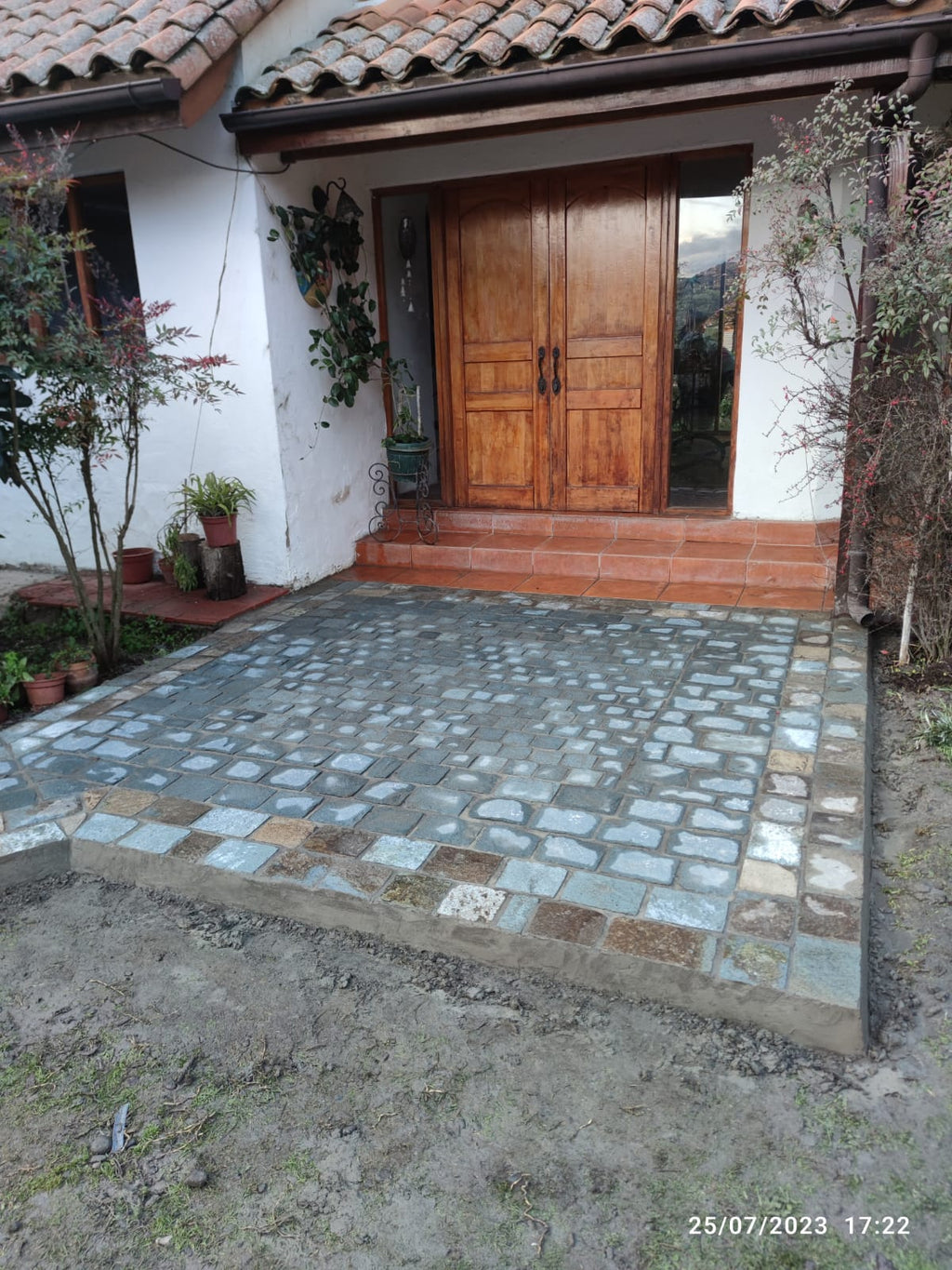 Adoquines y Piedra Natural para Pisos, Muros y Revestimientos