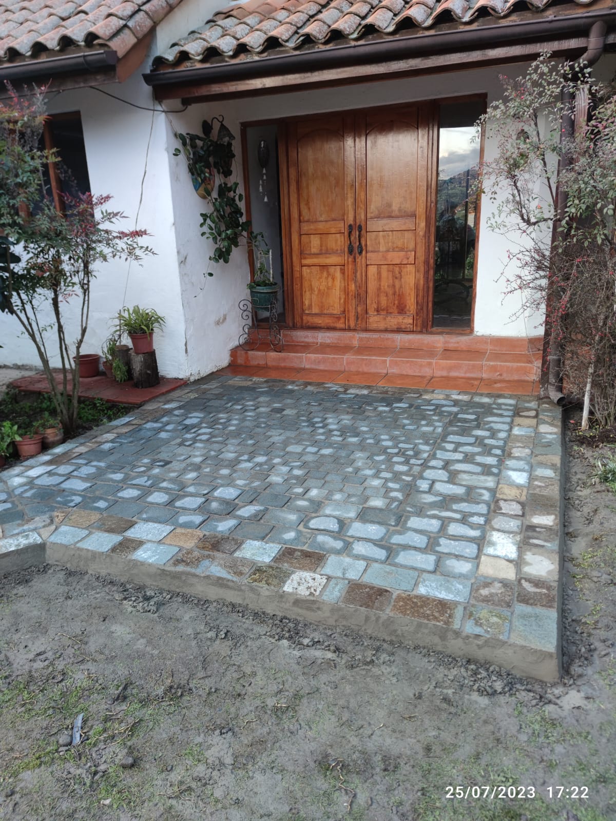 Adoquines y Piedra Natural para Pisos, Muros y Revestimientos