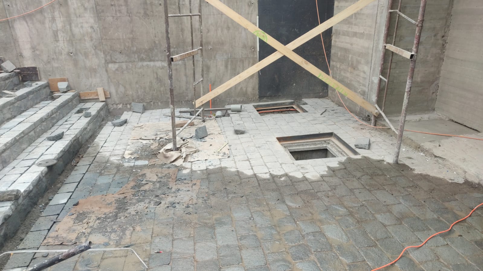 Adoquines y Piedra Natural para Pisos, Muros y Revestimientos