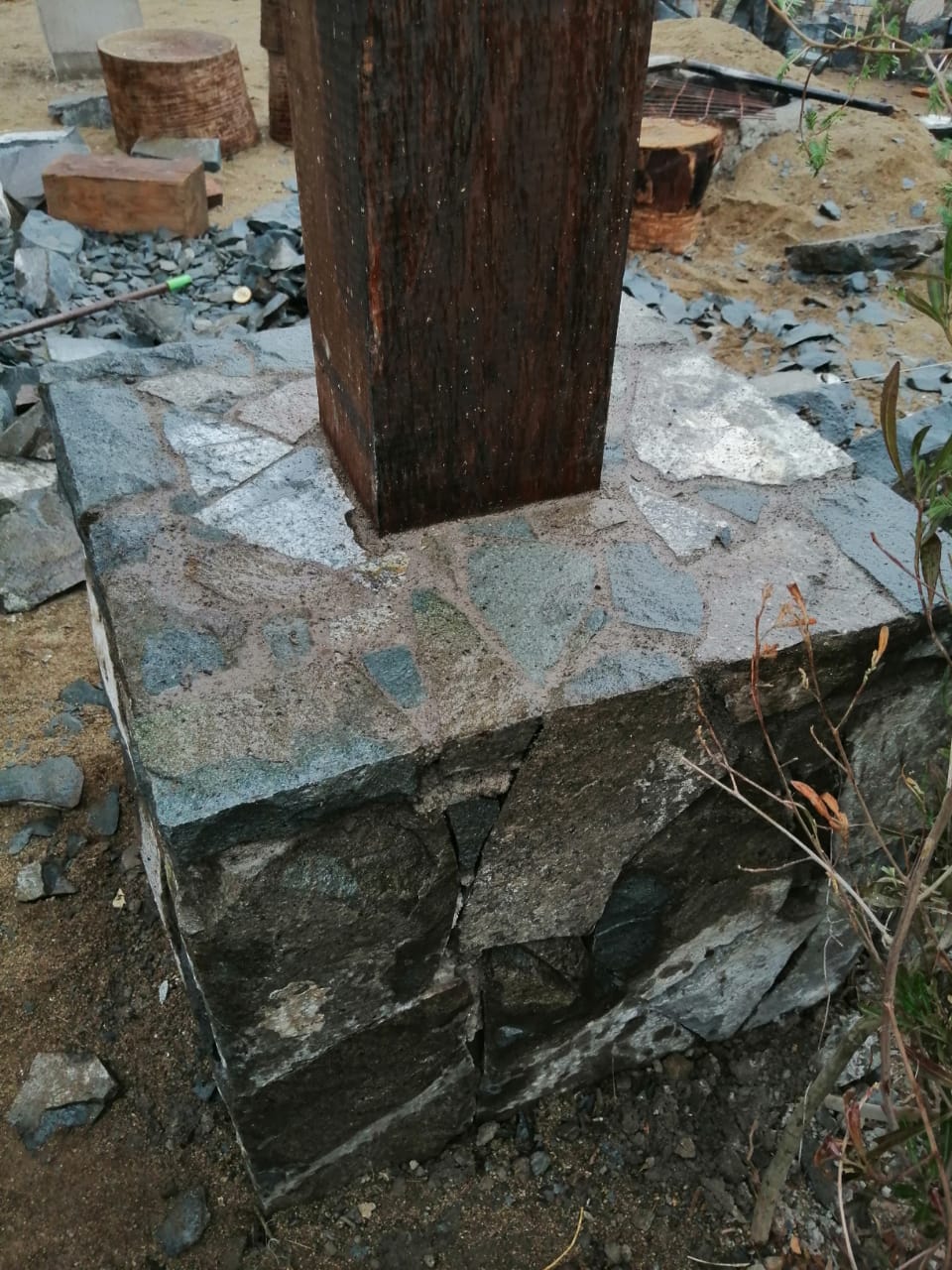 Adoquines y Piedra Natural para Pisos, Muros y Revestimientos