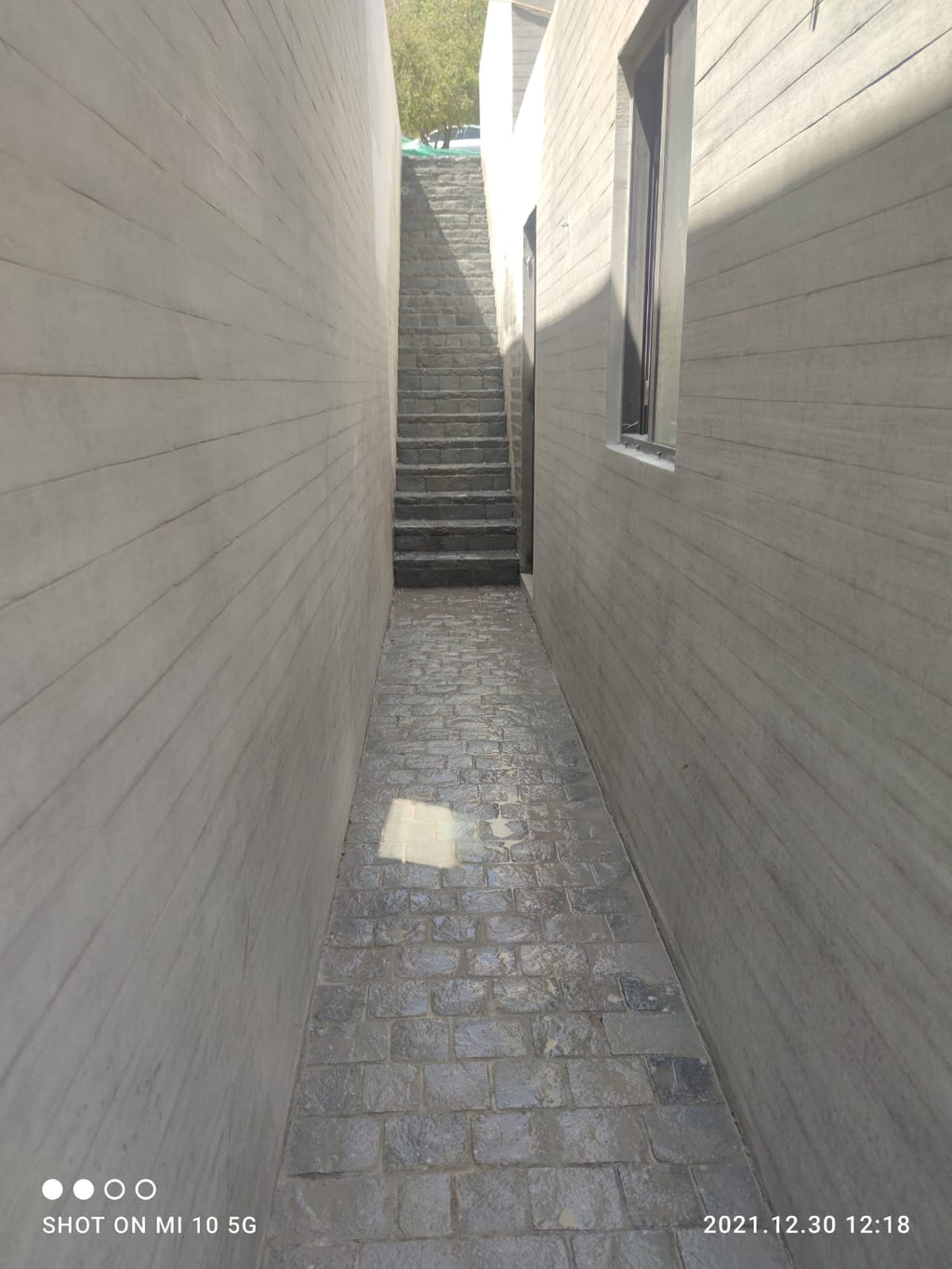 Adoquines y Piedra Natural para Pisos, Muros y Revestimientos