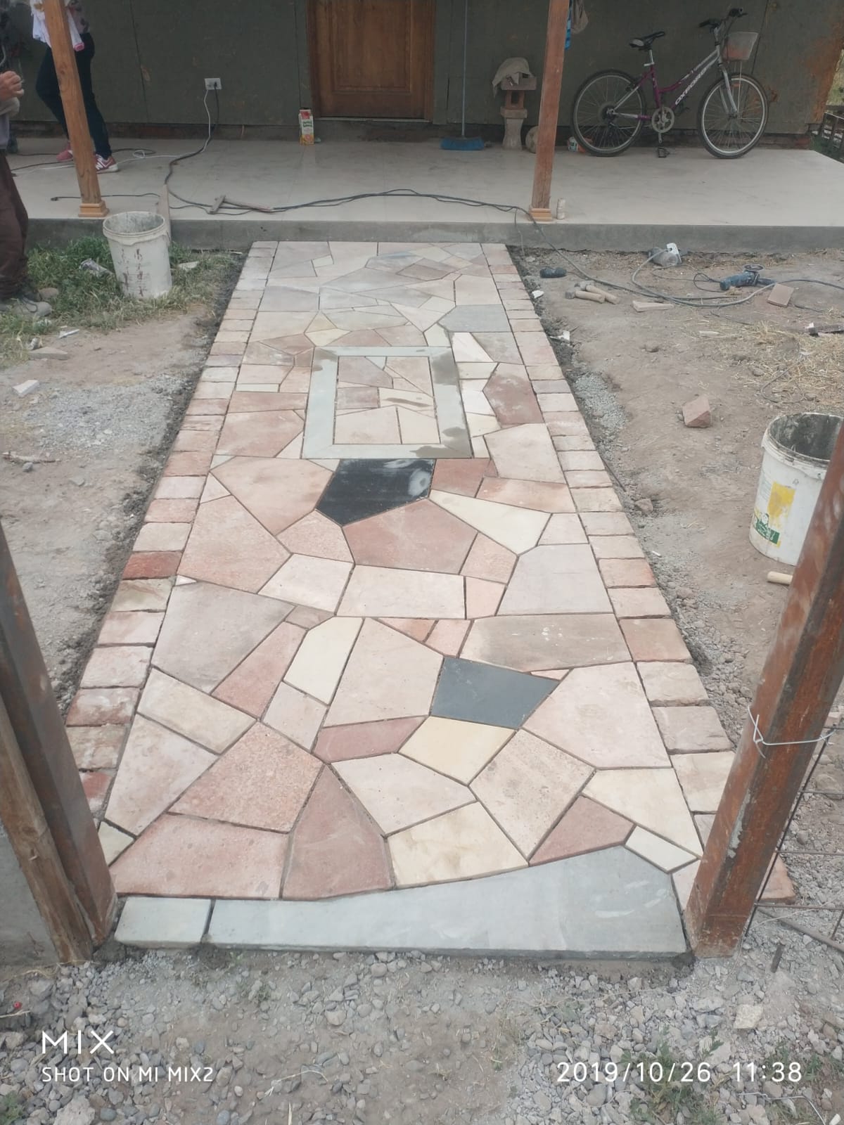 Adoquines y Piedra Natural para Pisos, Muros y Revestimientos