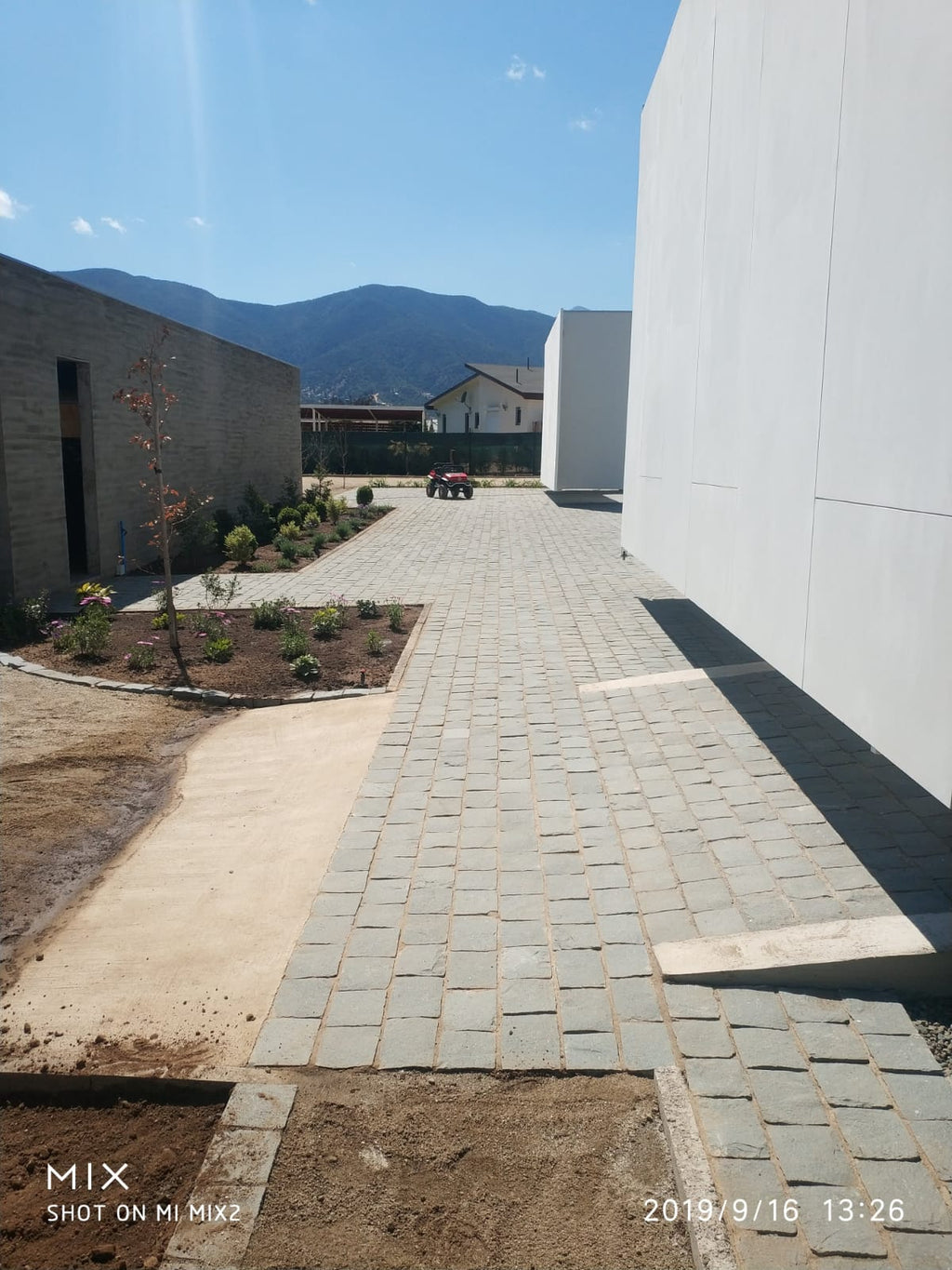 Adoquines y Piedra Natural para Pisos, Muros y Revestimientos