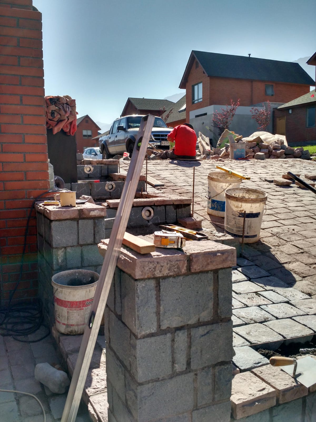 Adoquines y Piedra Natural para Pisos, Muros y Revestimientos