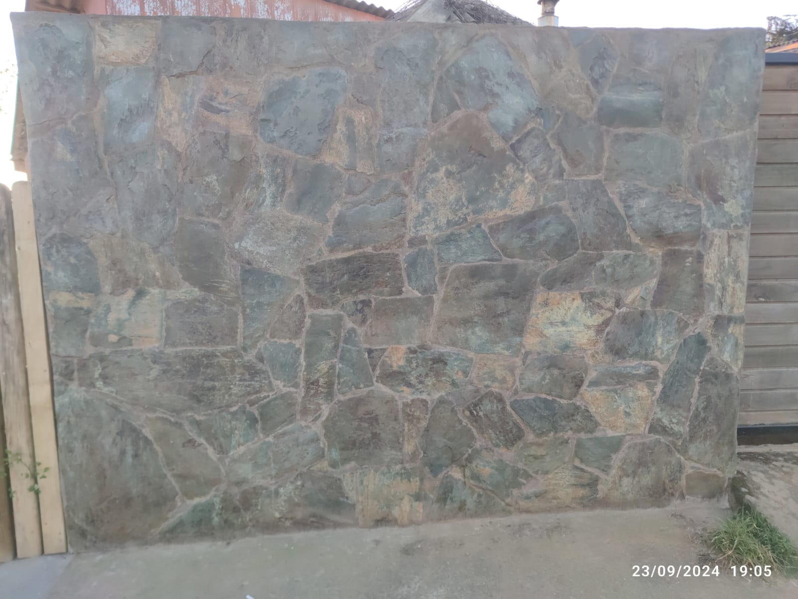 Laja Gris Matizada Sureña